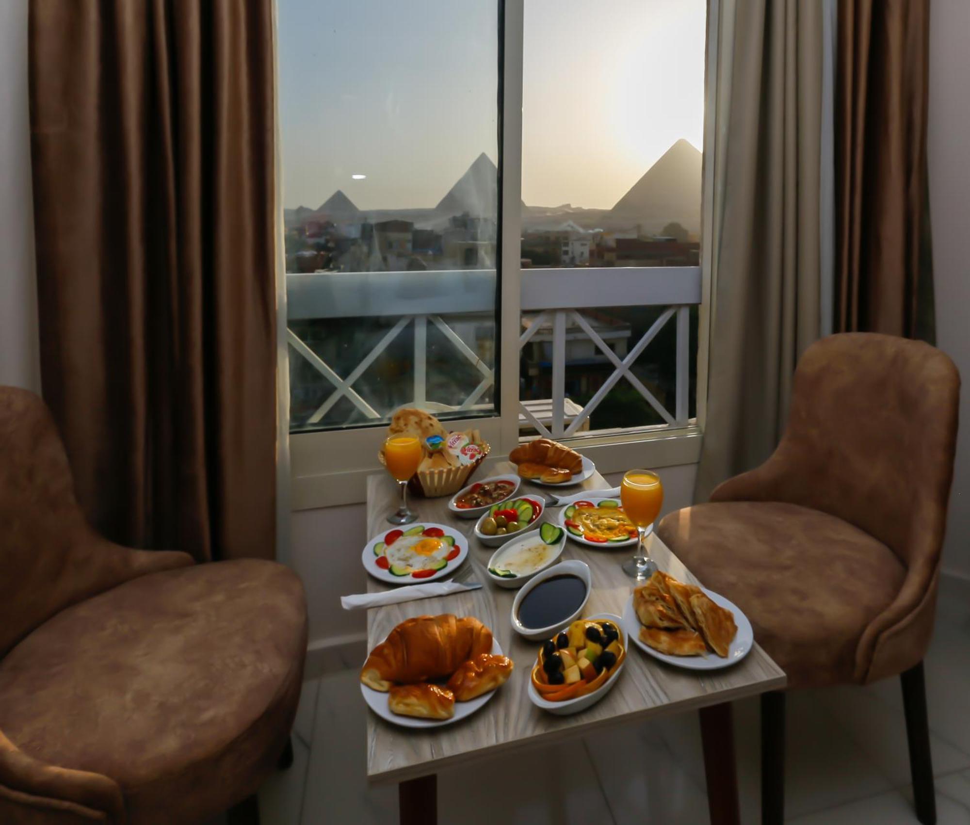 Horizon Pyramid View Inn Kafret el-Gabal エクステリア 写真